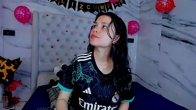 Snapshot of Ari_and_Storm chatting on 02/13/26, 02:17 Ari and Storm online show from 02/13/26, 02:17