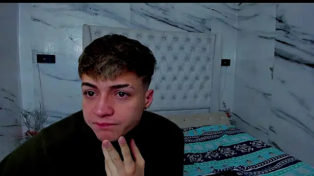 Ari and Storm online show from 11/23/25, 01:10