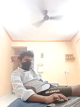 Snapshot of sexy_boy_986 chatting on 11/14/25, 07:39 sexy boy 986 online show from 11/14/25, 07:39