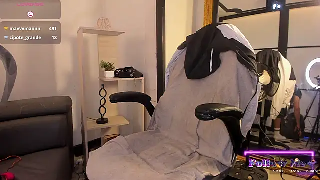 LiamDeep online show from 11/30/25, 03:46