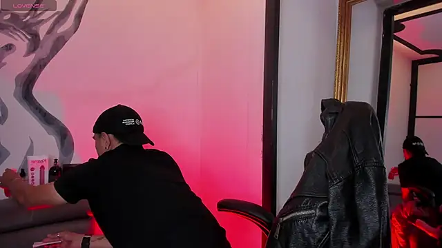 LiamDeep online show from 10/11/25, 08:10