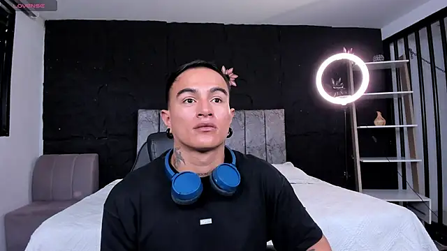 Snapshot of LiamDeep chatting on 06/20/26, 07:52 LiamDeep online show from 06/20/26, 07:52