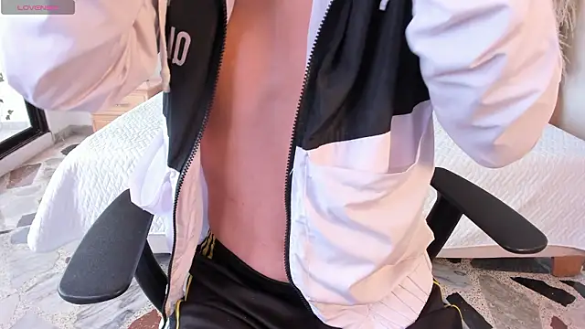 LiamDeep online show from 03/08/26, 09:18