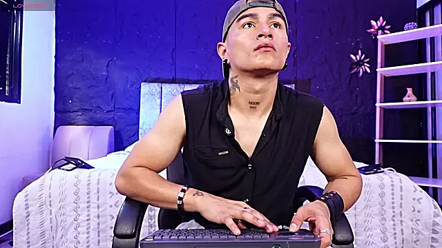 Snapshot of LiamDeep chatting on 06/24/26, 08:17 LiamDeep online show from 06/24/26, 08:17