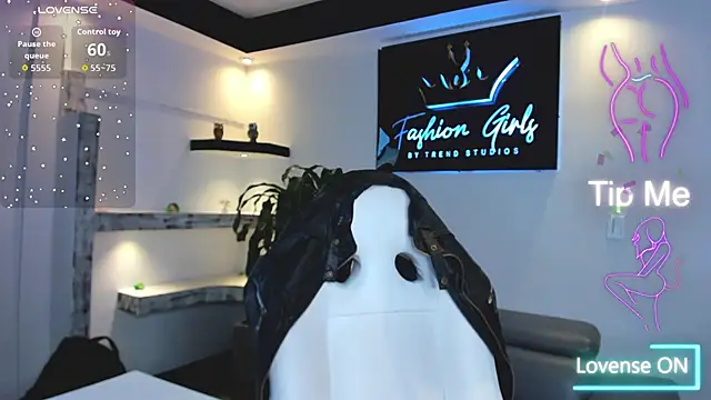 LiamDeep online show from 10/28/25, 10:41