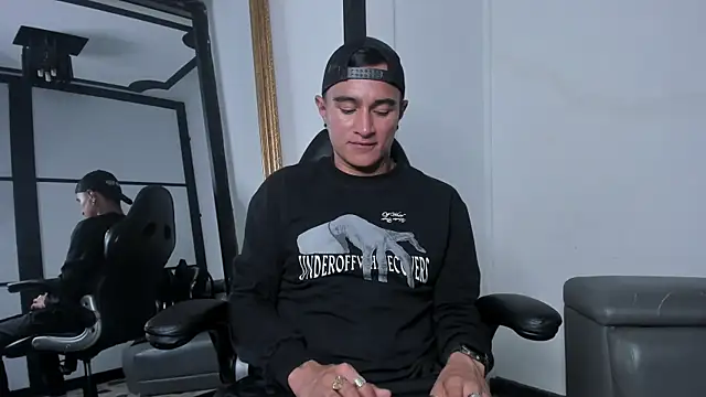 LiamDeep online show from 09/30/25, 04:51