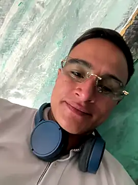 LiamDeep online show from 12/17/25, 06:24