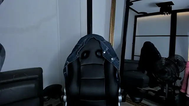 LiamDeep online show from 10/08/25, 08:20