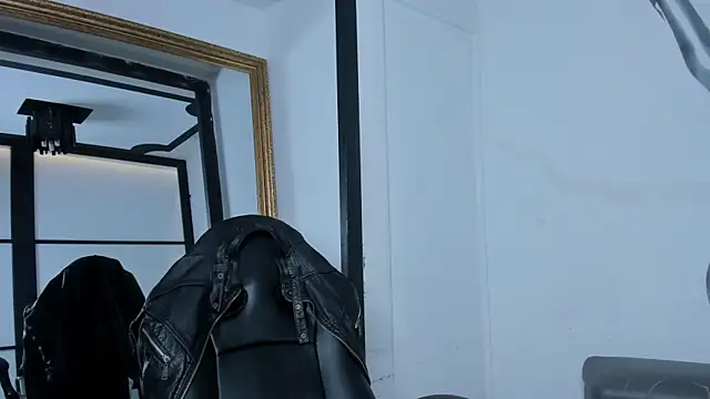 LiamDeep online show from 10/01/25, 08:46