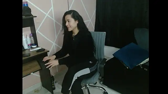 Emily Slave28 online show from 10/07/25, 05:41