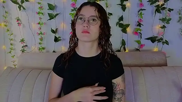 Snapshot of MiaWinxxx chatting on 10/25/25, 09:15 MiaWinxxx online show from 10/25/25, 09:15