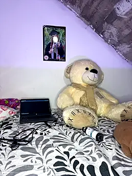 Melody rouxxx online show from 12/03/25, 12:44