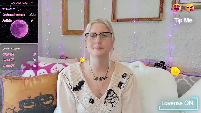 Snapshot of samanthamalichite chatting on 09/25/25, 02:45 samanthamalichite online show from 09/25/25, 02:45