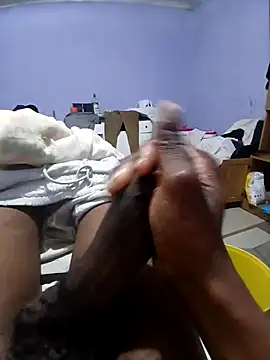 Snapshot of kevinkgosi chatting on 11/24/25, 01:16 kevinkgosi online show from 11/24/25, 01:16