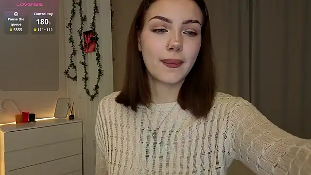 Snapshot of PurrrBerry chatting on 11/30/25, 04:02 PurrrBerry online show from 11/30/25, 04:02