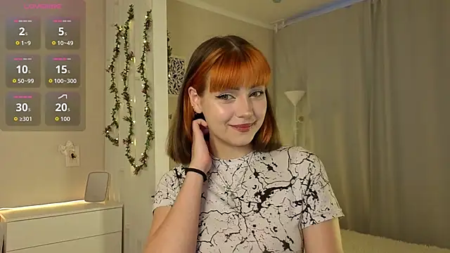 Snapshot of PurrrBerry chatting on 10/03/25, 03:52 PurrrBerry online show from 10/03/25, 03:52