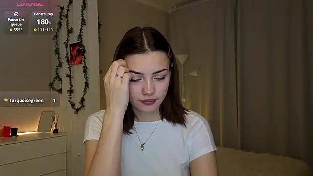 Snapshot of PurrrBerry chatting on 11/28/25, 05:40 PurrrBerry online show from 11/28/25, 05:40