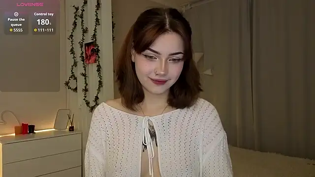 Snapshot of PurrrBerry chatting on 11/26/25, 03:39 PurrrBerry online show from 11/26/25, 03:39