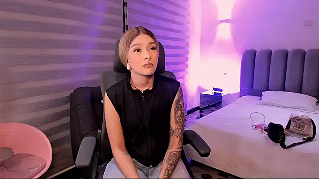 SkyThompson online show from 10/19/25, 04:59