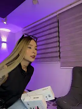 SkyThompson online show from 11/09/25, 05:22