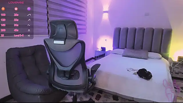 SkyThompson online show from 10/21/25, 04:34