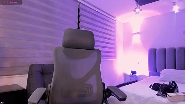 SkyThompson online show from 10/17/25, 04:38