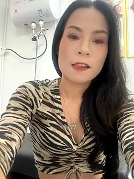 Baby-mmm online show from 10/29/25, 07:51