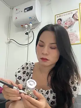 Snapshot of Baby-mmm chatting on 09/13/25, 12:27 Baby-mmm online show from 09/13/25, 12:27