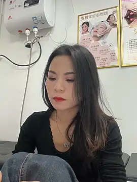 Baby-mmm online show from 11/15/25, 01:15