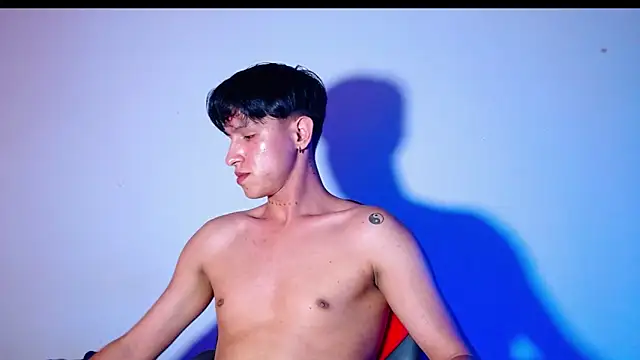 rowanbigboy23 online show from 12/02/25, 08:21