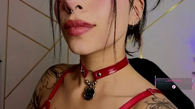 Snapshot of Hollyxx_ chatting on 09/19/25, 12:09 Hollyxx online show from 09/19/25, 12:09