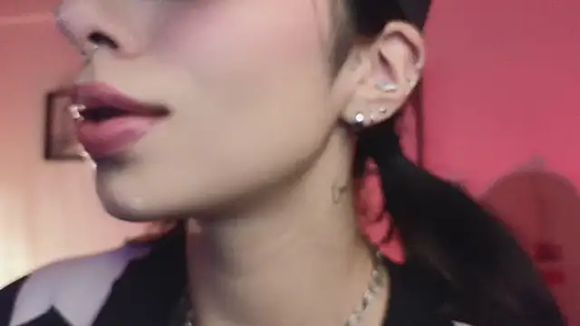 Hollyxx  online show from 04/23/26, 03:02