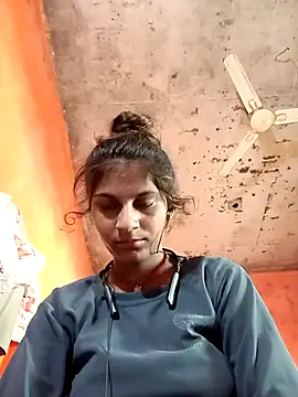 Snapshot of Jyoti_thakurr chatting on 09/27/25, 10:32 Jyoti thakurr online show from 09/27/25, 10:32