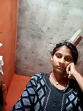 Snapshot of Jyoti_thakurr chatting on 10/15/25, 11:02 Jyoti thakurr online show from 10/15/25, 11:02