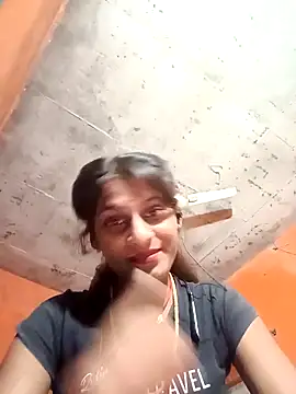 Snapshot of Jyoti_thakurr chatting on 10/10/25, 04:30 Jyoti thakurr online show from 10/10/25, 04:30