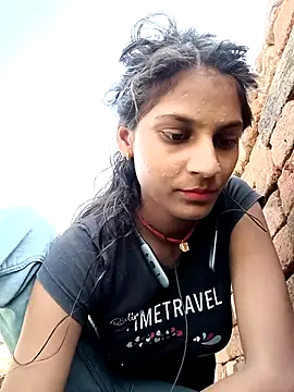 Snapshot of Jyoti_thakurr chatting on 09/14/25, 03:40 Jyoti thakurr online show from 09/14/25, 03:40