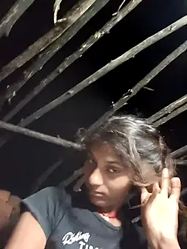 Snapshot of Jyoti_thakurr chatting on 09/08/25, 10:53 Jyoti thakurr online show from 09/08/25, 10:53