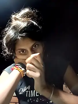 Snapshot of Jyoti_thakurr chatting on 09/10/25, 06:40 Jyoti thakurr online show from 09/10/25, 06:40