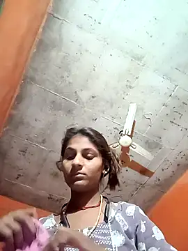 Snapshot of Jyoti_thakurr chatting on 10/14/25, 09:15 Jyoti thakurr online show from 10/14/25, 09:15