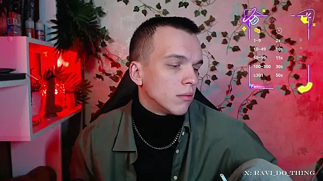 Snapshot of frozen_boy chatting on 09/22/25, 04:02 frozen boy online show from 09/22/25, 04:02