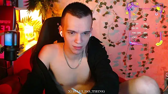 Snapshot of frozen_boy chatting on 09/15/25, 04:07 frozen boy online show from 09/15/25, 04:07