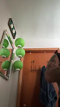 Lunablu13 online show from 12/05/25, 05:44