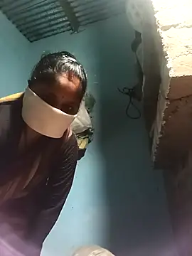 Sheema tyagi online show from 11/24/25, 08:42