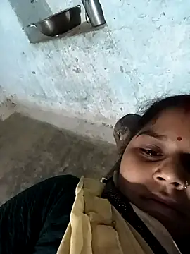 Sheema tyagi online show from 10/28/25, 09:03