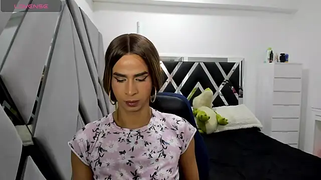 Snapshot of Jupiter_88 chatting on 11/18/25, 10:13 Jupiter 88 online show from 11/18/25, 10:13