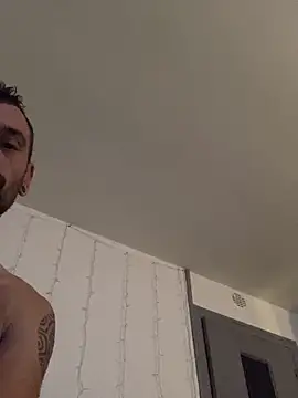 Hugox1123 online show from 12/17/25, 11:54