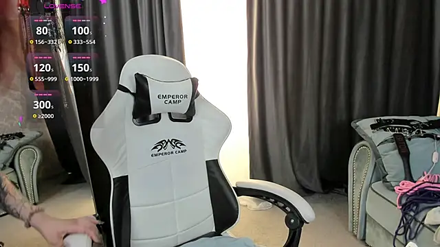 NoelleGothicShadow online show from 10/17/25, 10:11