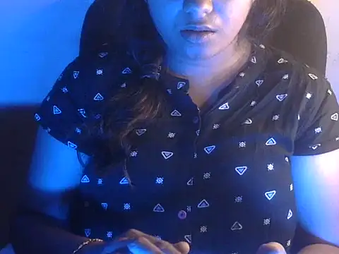 Snapshot of Aanya_Hazel chatting on 09/21/25, 11:43 Aanya Hazel online show from 09/21/25, 11:43