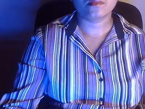 Snapshot of Aanya_Hazel chatting on 09/23/25, 10:17 Aanya Hazel online show from 09/23/25, 10:17