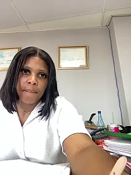 Snapshot of 031bubbles chatting on 12/17/25, 07:57 031bubbles online show from 12/17/25, 07:57